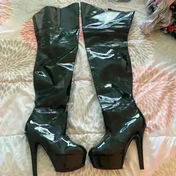 Knee high black platform boots - Picture 1 of 5